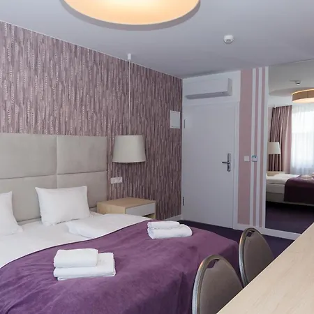 Quattro Weekend Hotel *